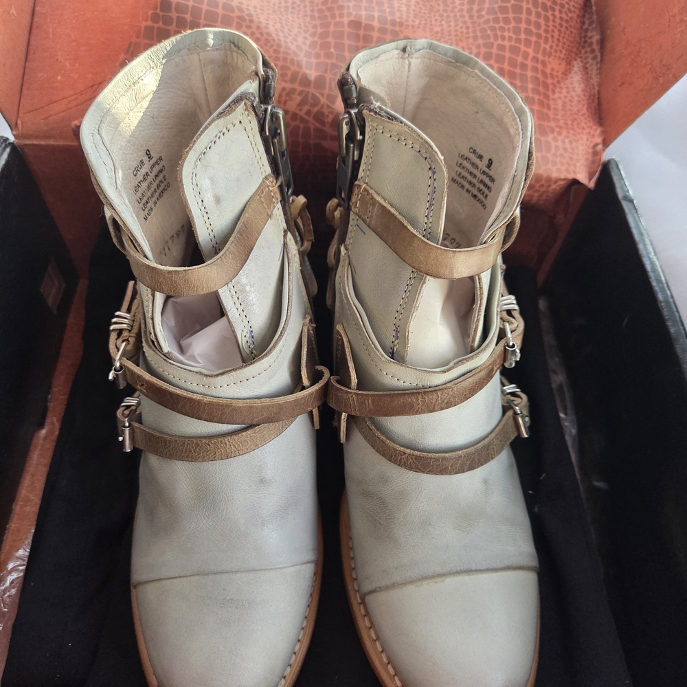 NIB Freebird Crue Leather Ankle Boots - Ice White & Brown Tan Size 9 - Picture 6 of 7
